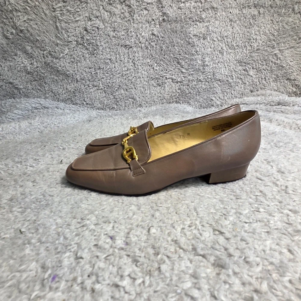 Etienne Aigner brand etienne